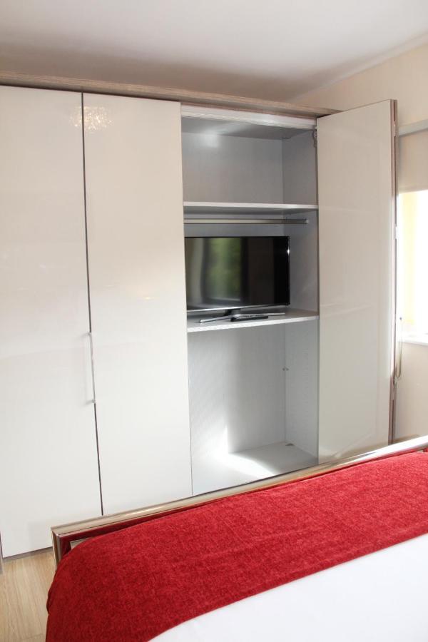 Centre Town House With Riverside Views And Free Parking 1bak *