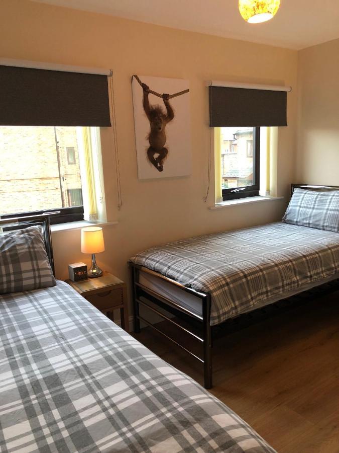 Holiday home Centre Town House With Riverside Views And Free Parking 1bak